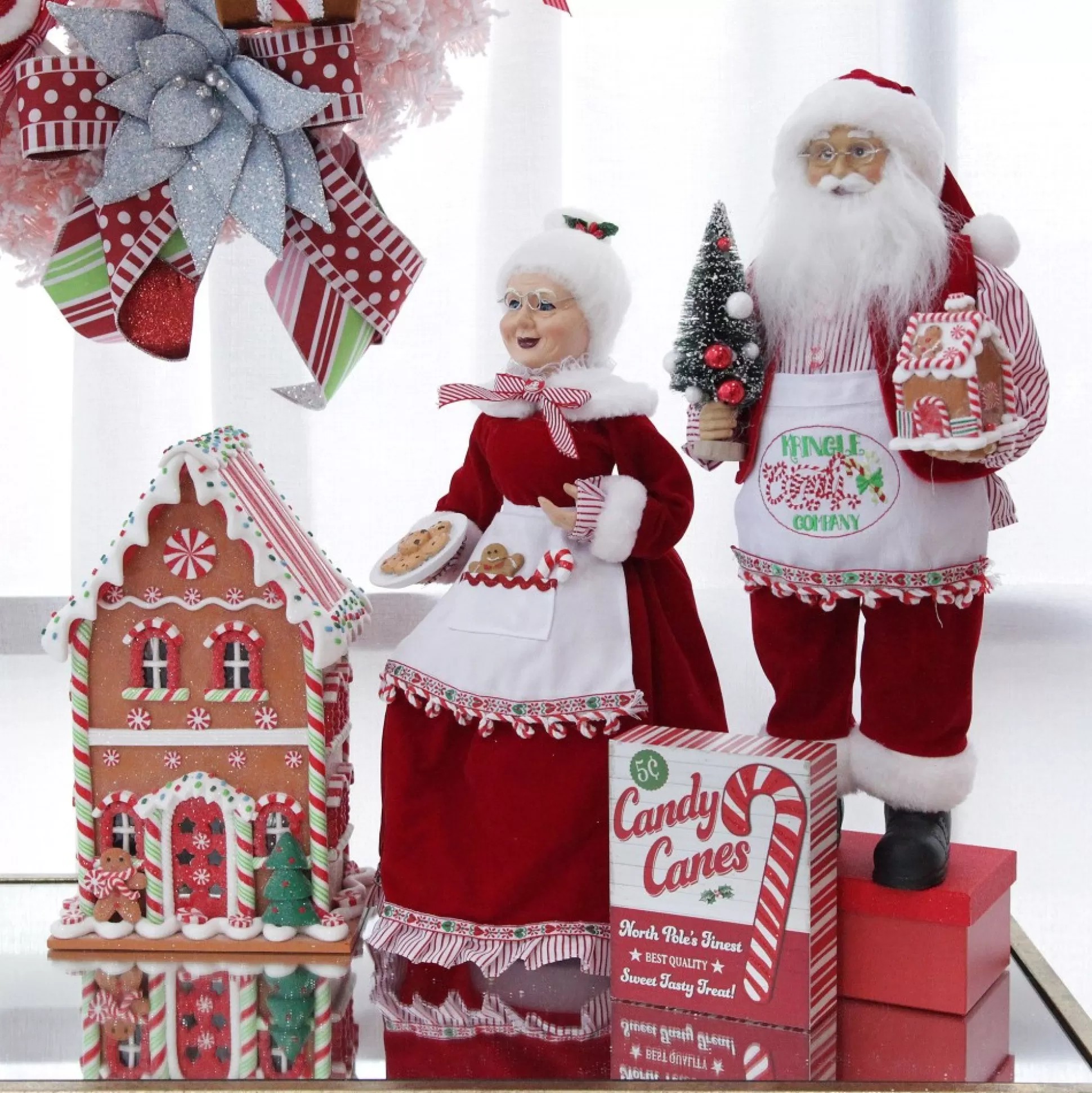 Santa Baking Christmas Ornament Christmas Figurines |